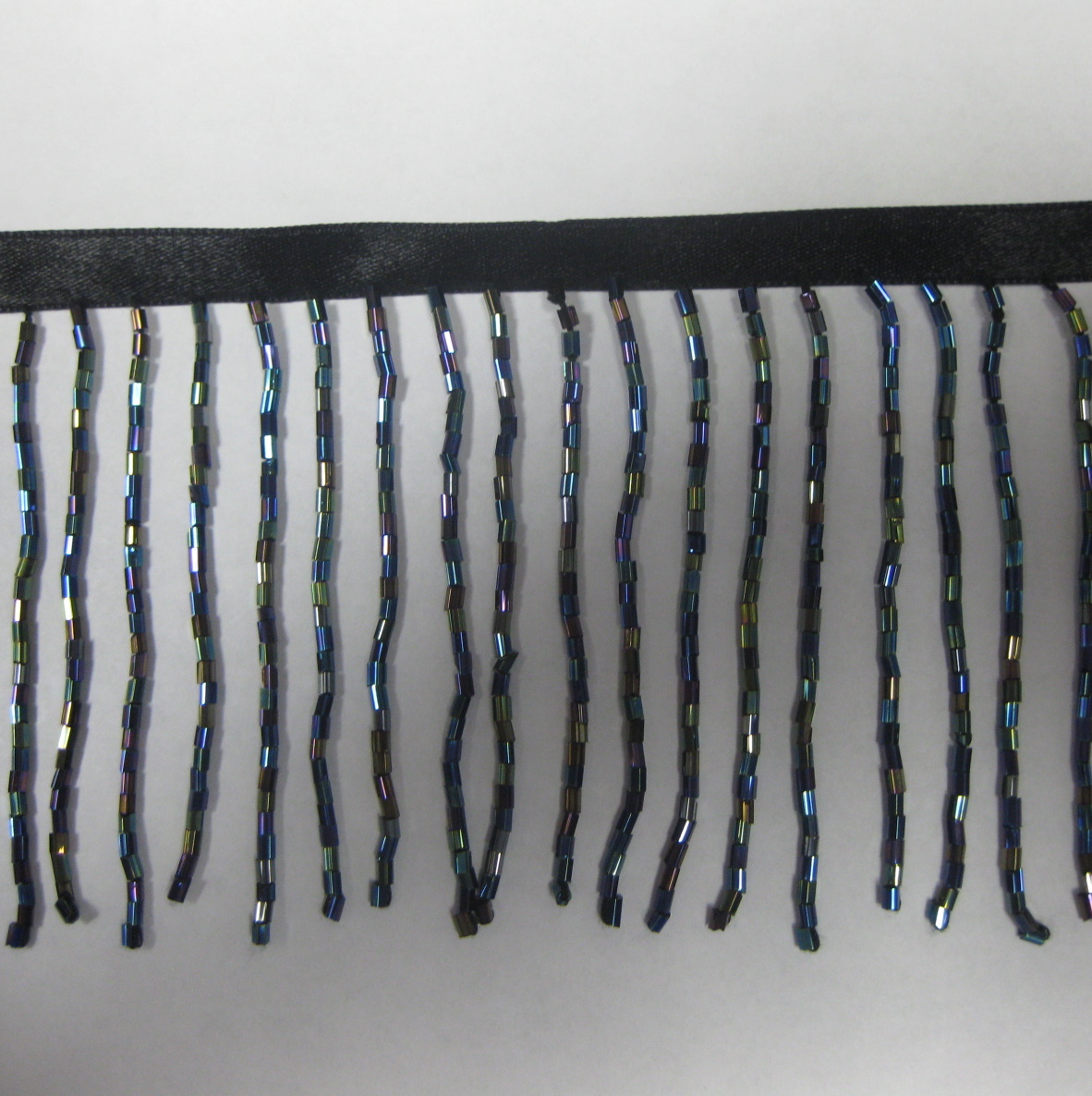 GLASS BEADS FRINGE AB BLACK